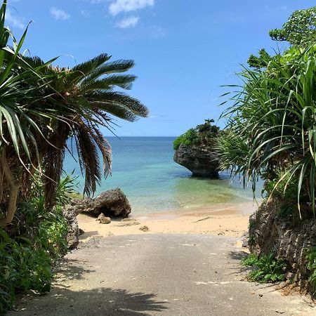 Villa Sound Of The Surf Ishigaki  Exteriör bild