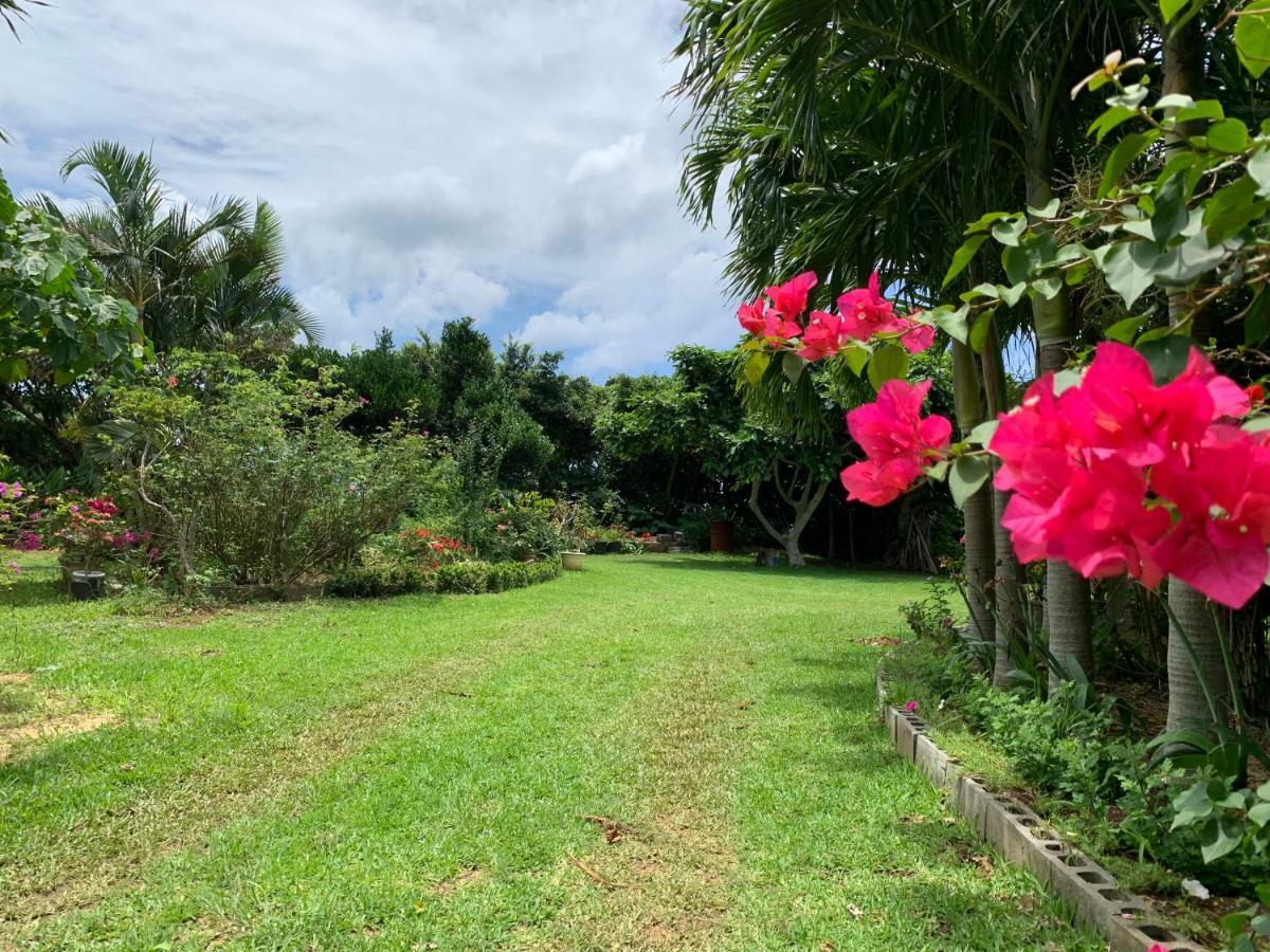 Villa Sound Of The Surf Ishigaki  Exteriör bild